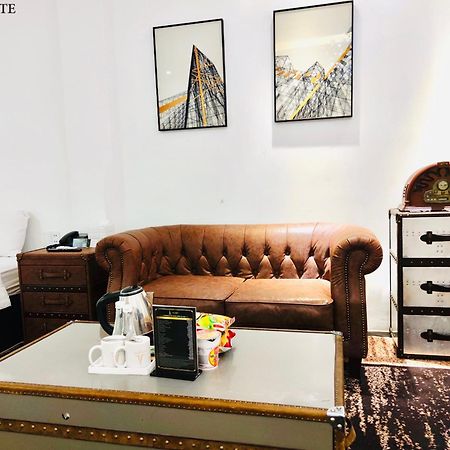 A In Hotel Glamour Ho Şi Min Dış mekan fotoğraf