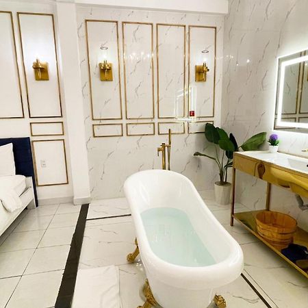 A In Hotel Glamour Ho Şi Min Dış mekan fotoğraf